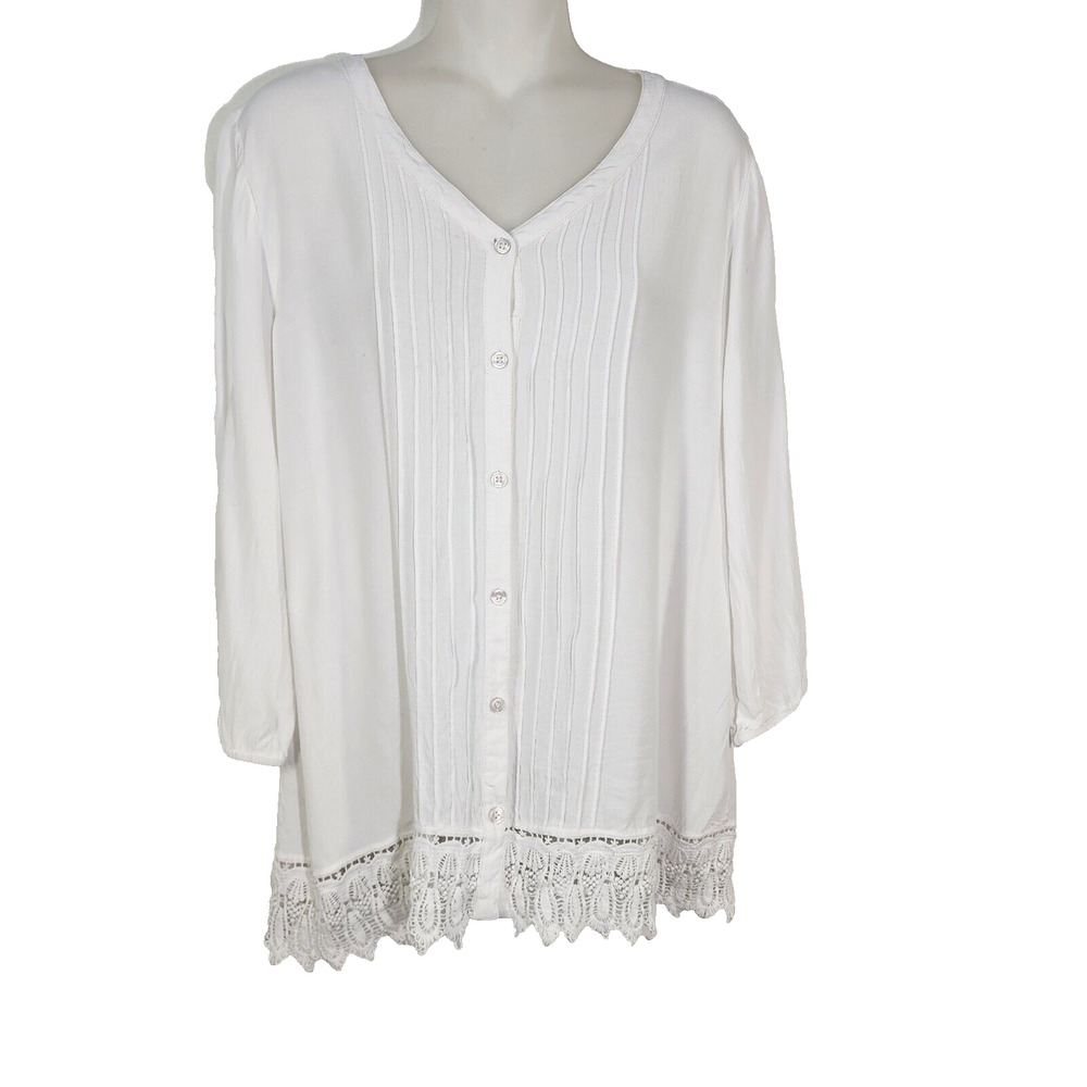 Chicos Top Women Size 1 Medium Button 3/4 Sleeve V Neck Pin Tucks Crochet Lace